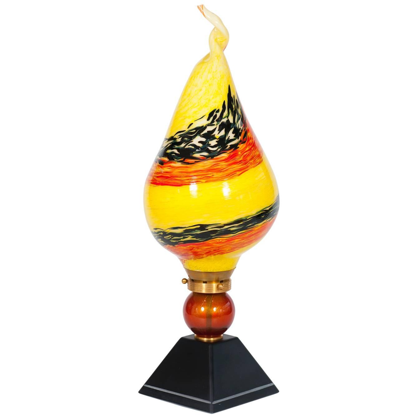 Italienische venezianische Flammen-Tischlampe aus geblasenem Muranoglas, gelb-orange, 1980er Jahre