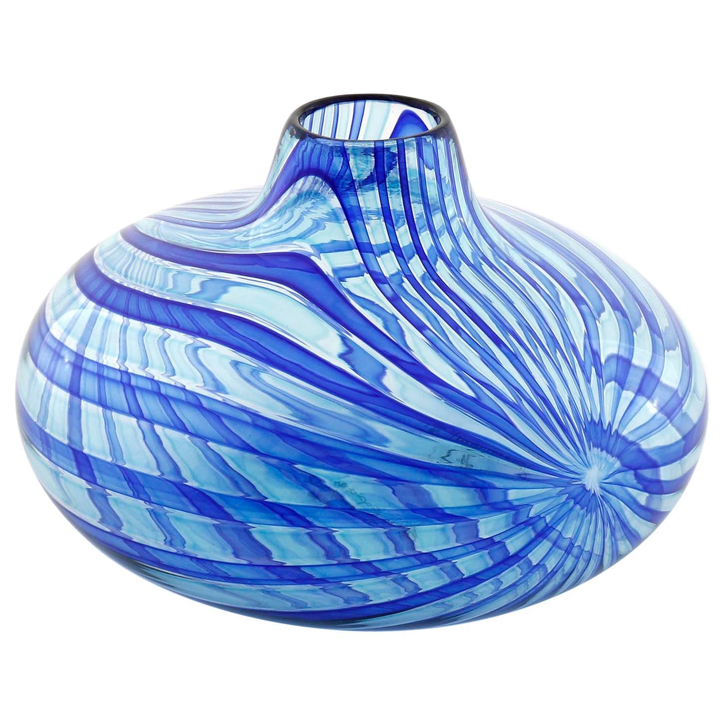 A beautiful and rare Italian glass vase 'Samarcanda' by Lino Tagliapietra for Effetre International, Murano, 1986.

Lino Tagliapietra is an influential Italian glass artist and master glassmaker who is recognized for his skills and talents