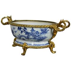 Französische Chinoiserie-Jardiniere mit vergoldeten Bronzebeschlägen