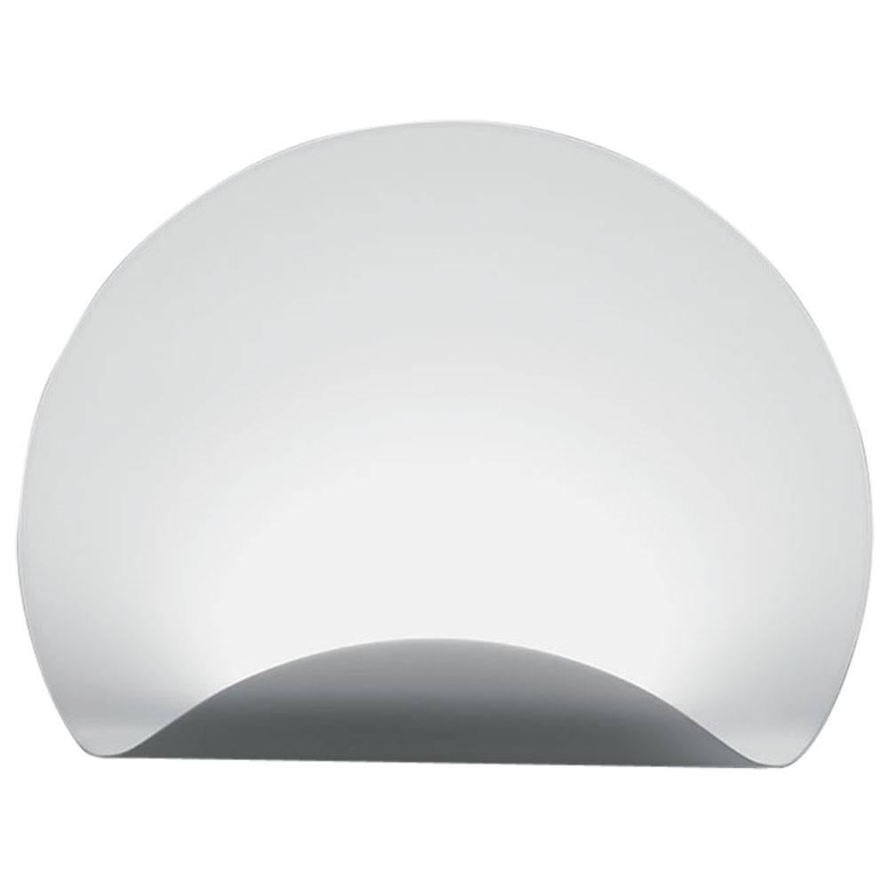 Artemide Dinarco wall sconce. The Dinarco wall sconce features indirect lighting from a halogen light source. Composed of a painted metal body with die-cast aluminum wall support. Dimmable. Available in a matte white finish.