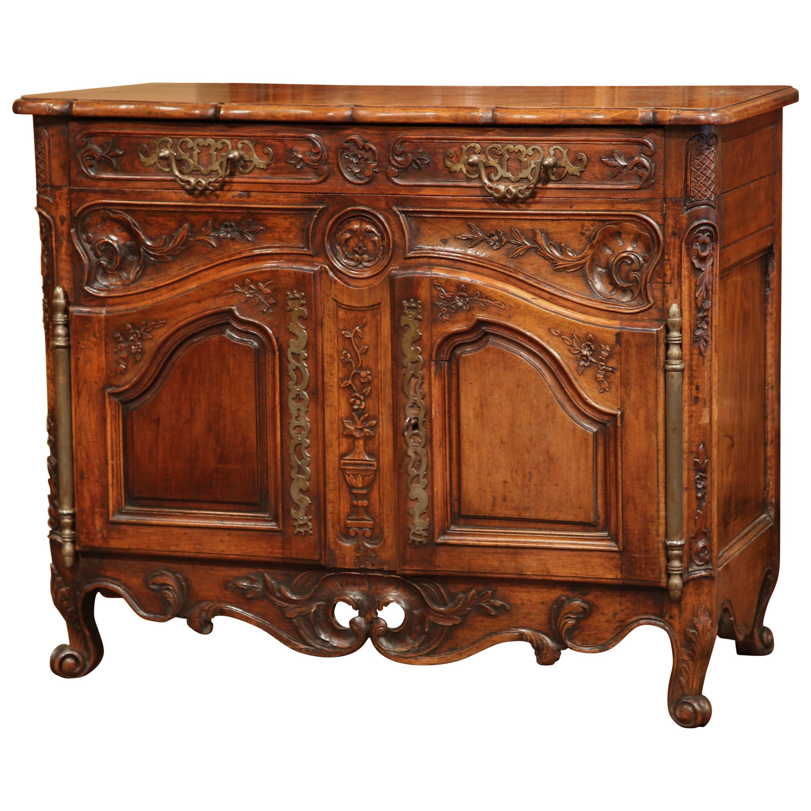 18th Century French Louis XV Carved Walnut Buffet from Provence