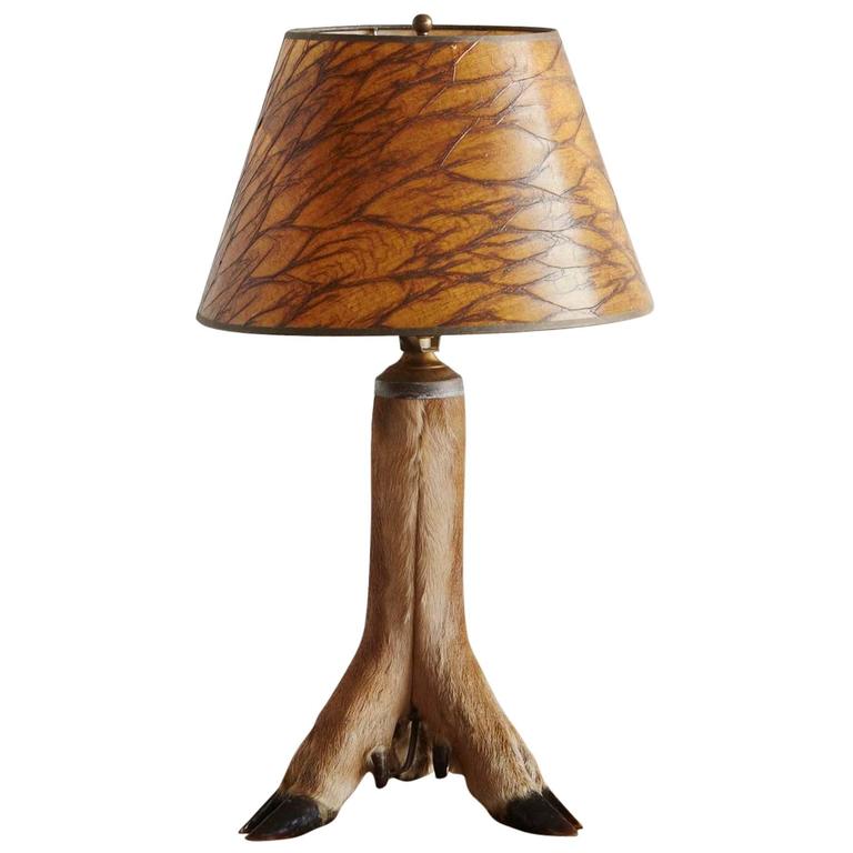 Table Lamp With Deer Hoof On Nickel Base For At 1stdibs Whitetail Deer Hoof Taxidermy Table Lamp Circa 1940s
