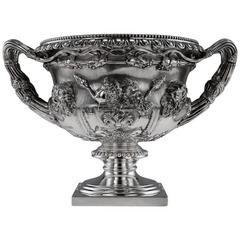 Vase en argent massif Edouardien du 20ème siècle:: Sibray Hall & Co:: circa 1904