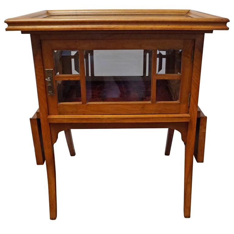 Early 20th Century Nutwood Art Deco Tea or Drinks with Serving