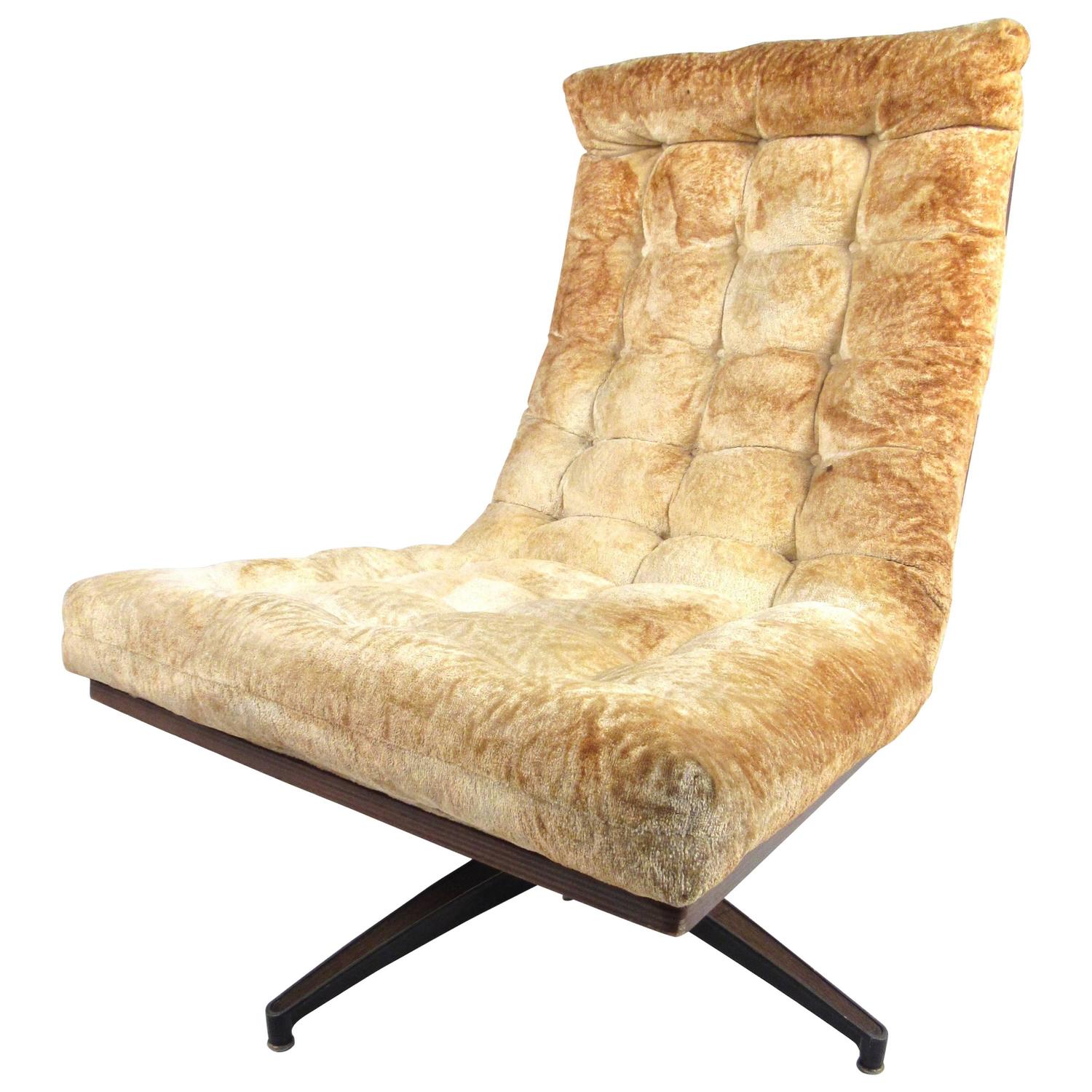 Mid-Century Modern Shell Back Swivel Lounge Chair For Sale ...