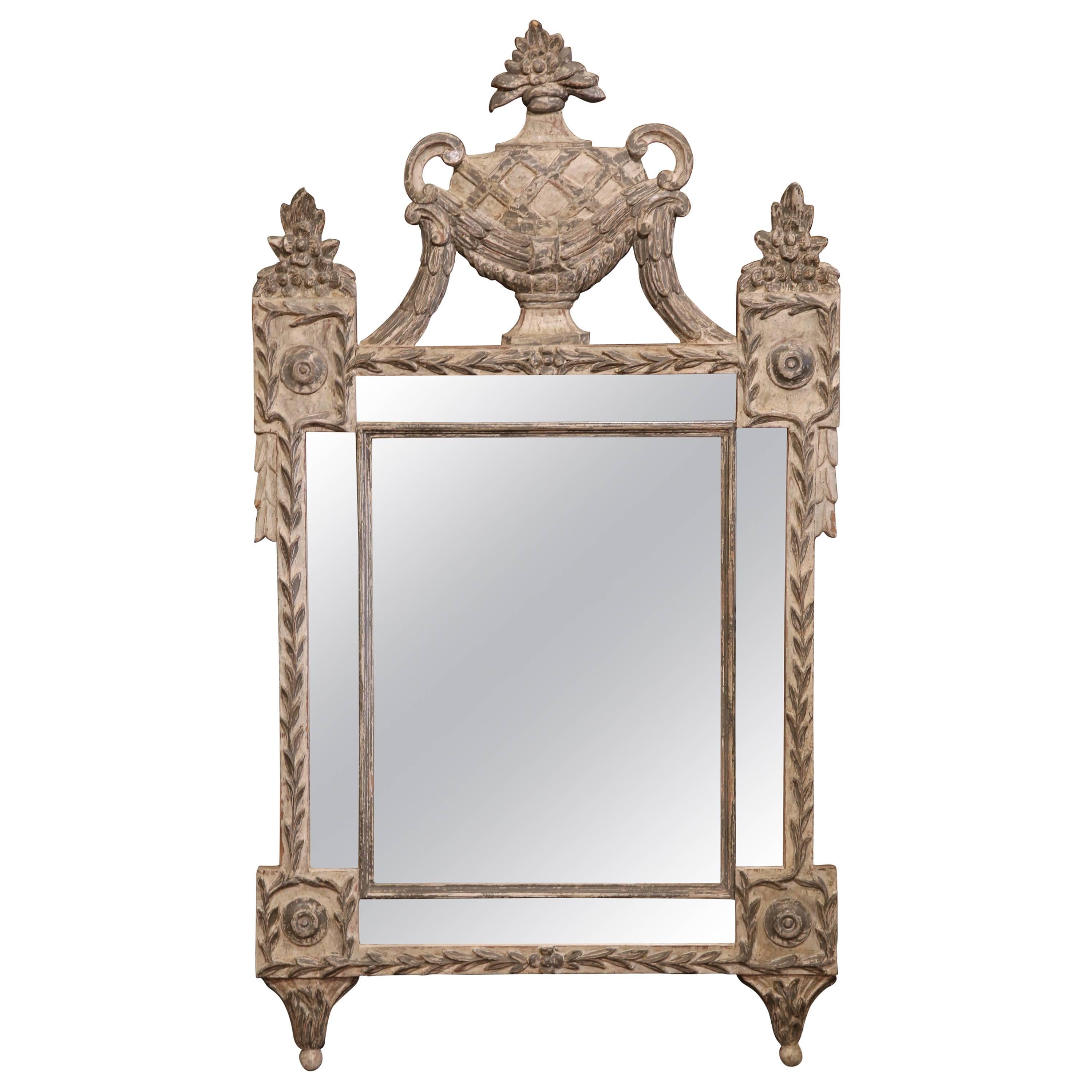 20th Century Italian Hand-Carved Two-Tone Painted Mirror