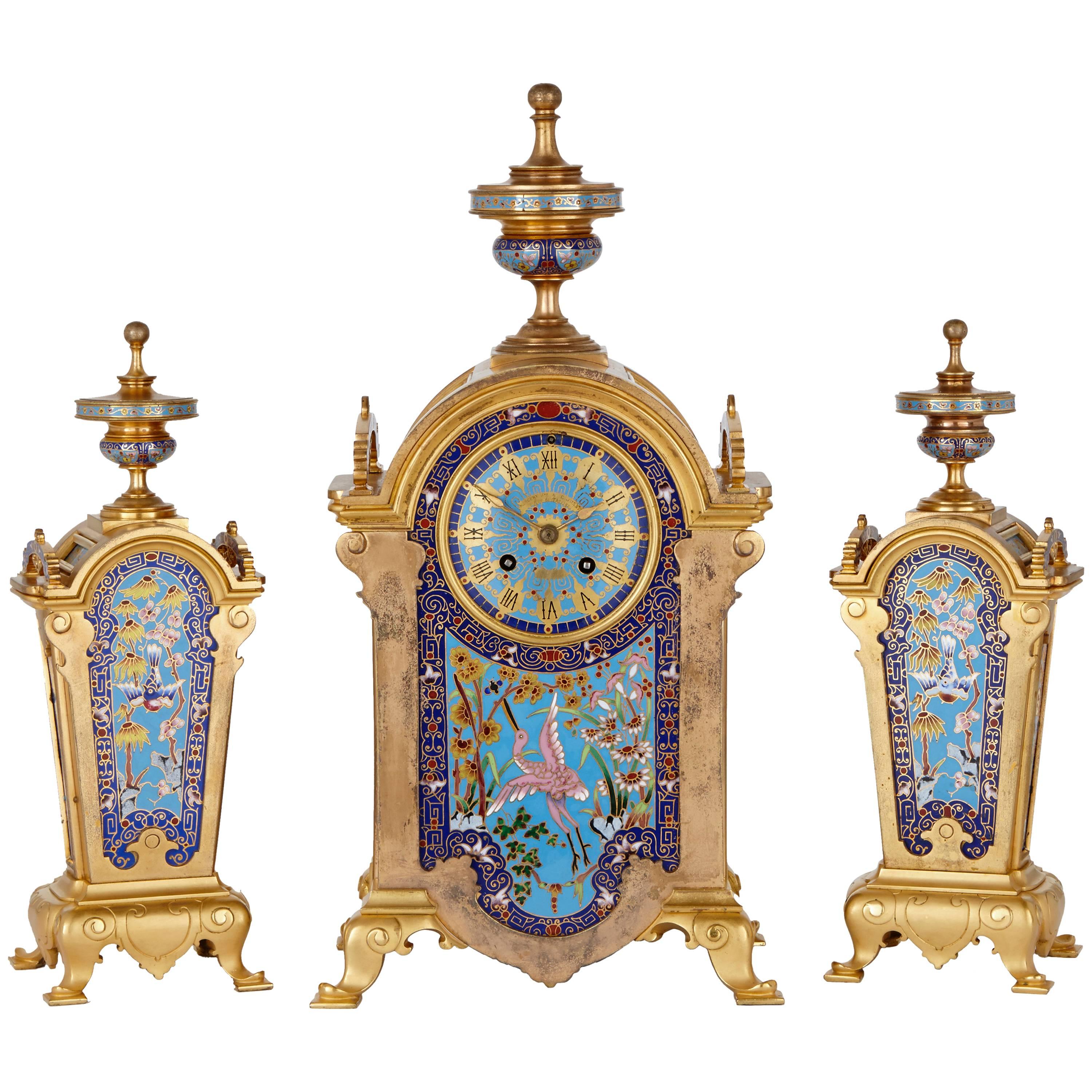 Pendule orientaliste en bronze doré et émail cloisonné́ en vente