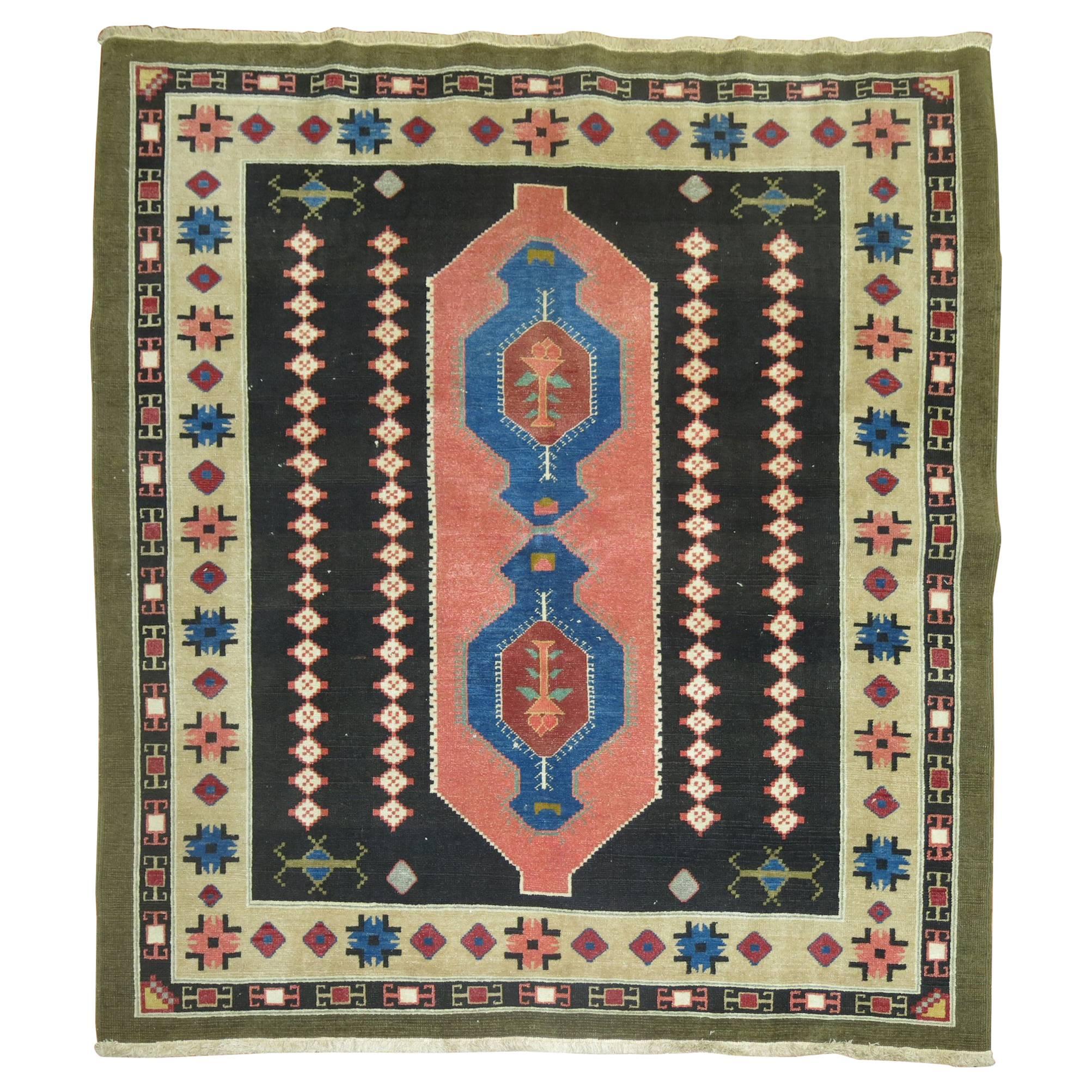 Anatolischer Teppich im Vintage-Stil im Angebot