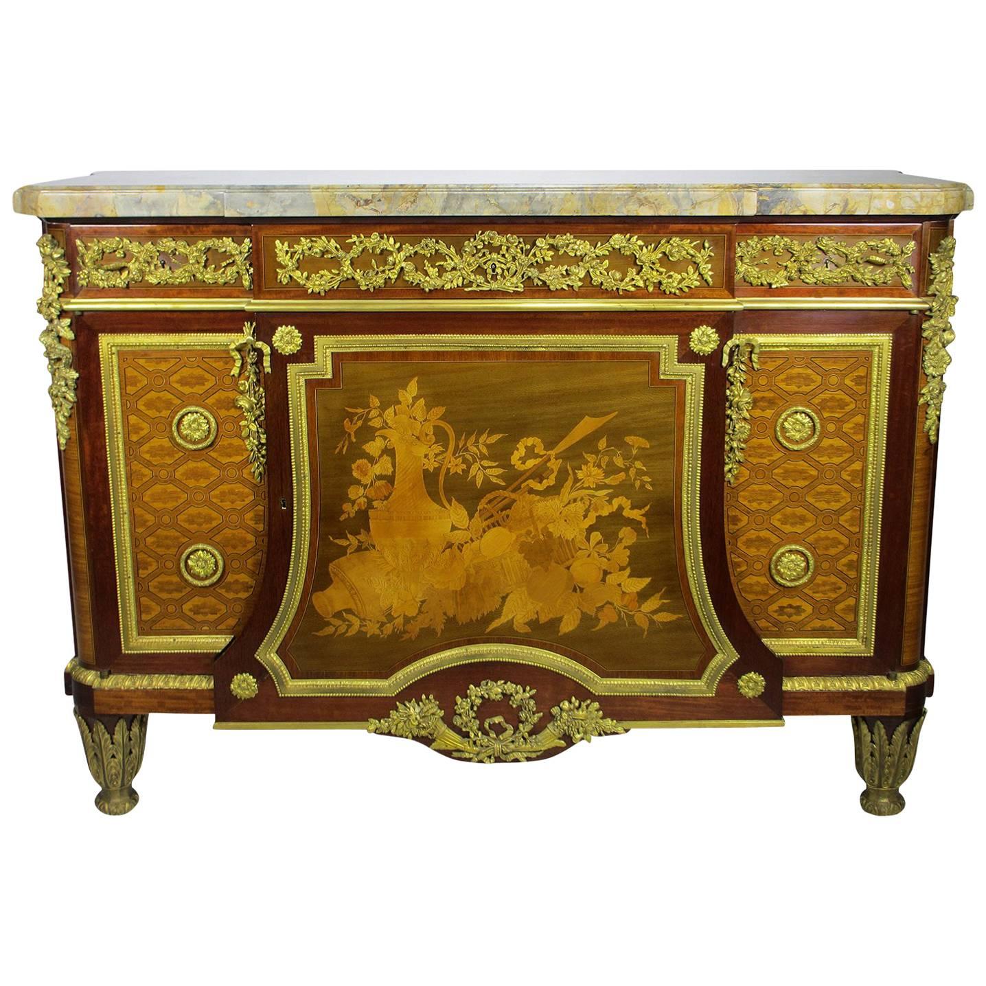 Feine französische Kommode im Louis-XVI-Stil mit Intarsien aus vergoldeter Bronze des 19.