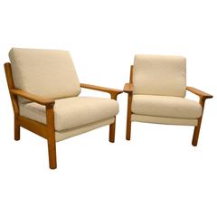 Beautiful Pair of Danish Armchairs in the Style of Hans Wegner, circa 1960 Beautiful Pair of Danish Armchairs in the Style of Hans Wegner, circa 1960