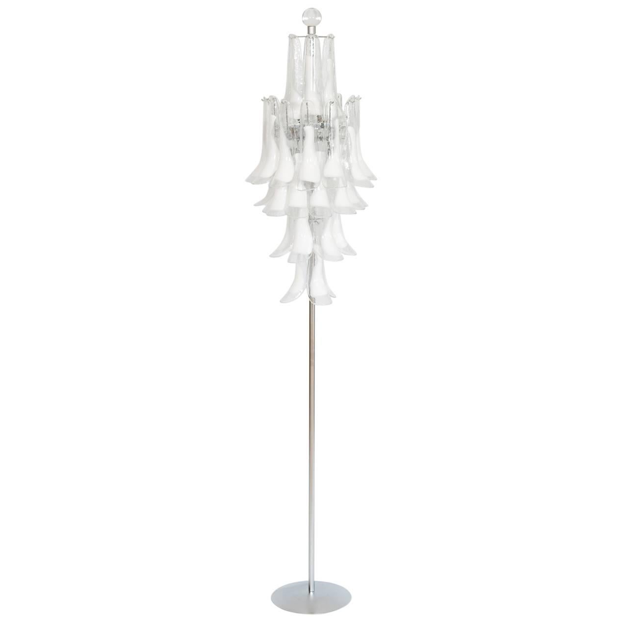 Lampadaire italien avec éléments transparents en verre de Murano blanc, années 1970