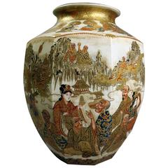 Japanese Hand-Painted Moriage and Gold Gilt Satsuma Vase, Early 19th Century