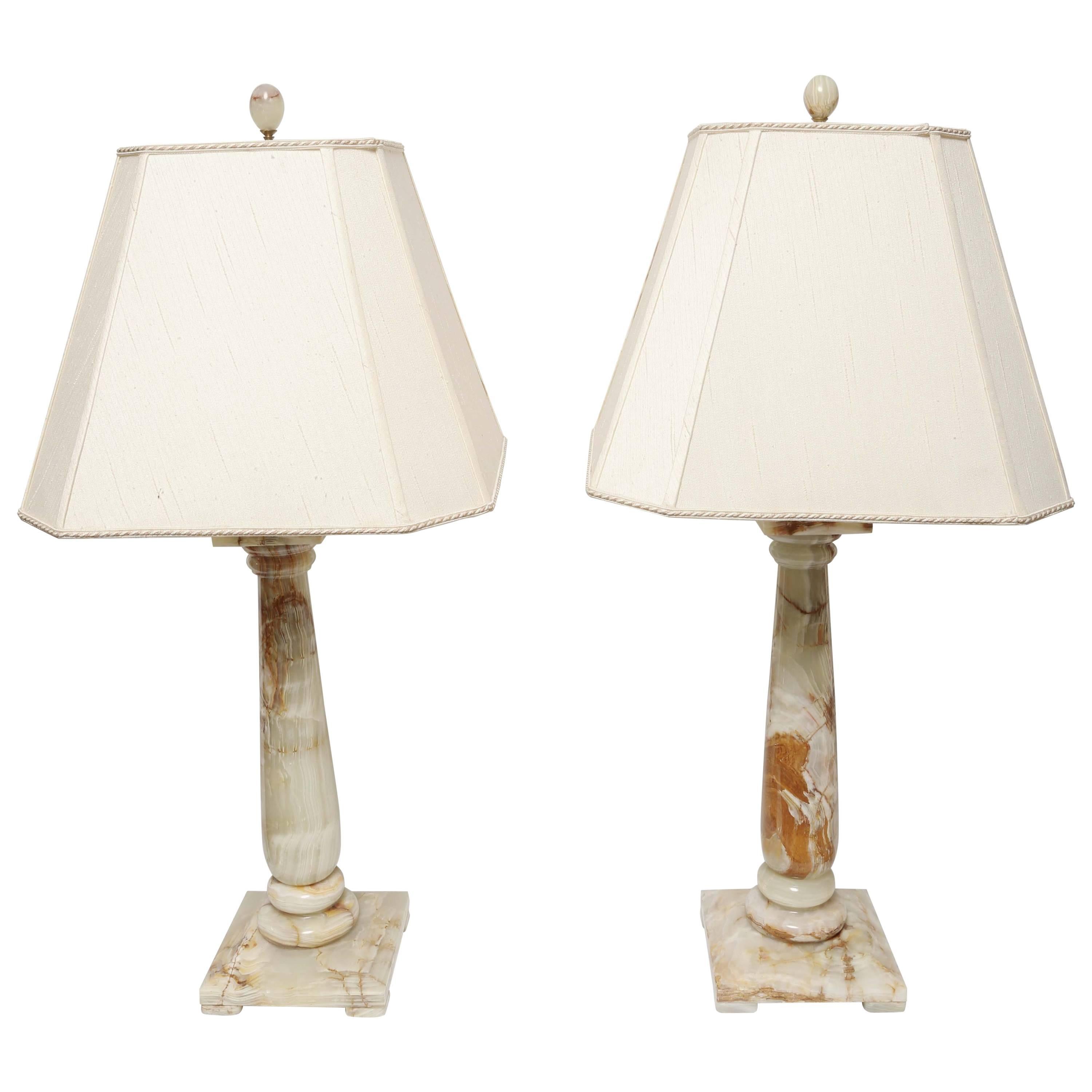 Pair of Mid-Century Modern Classical Hollywood Regency Architectural Onyx Lamps For Sale