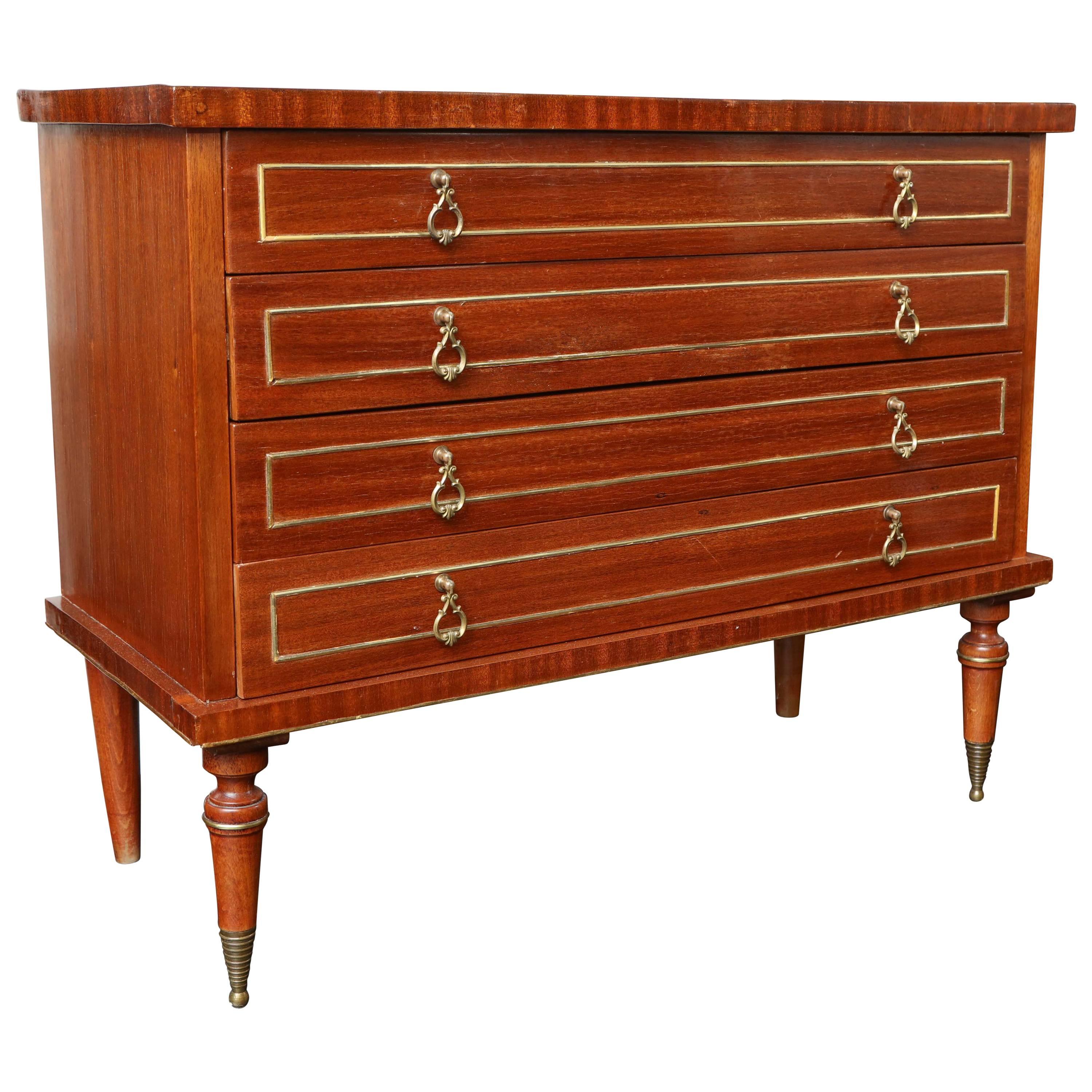 Early 20th Century Mahogany Four-Drawer Commode For Sale