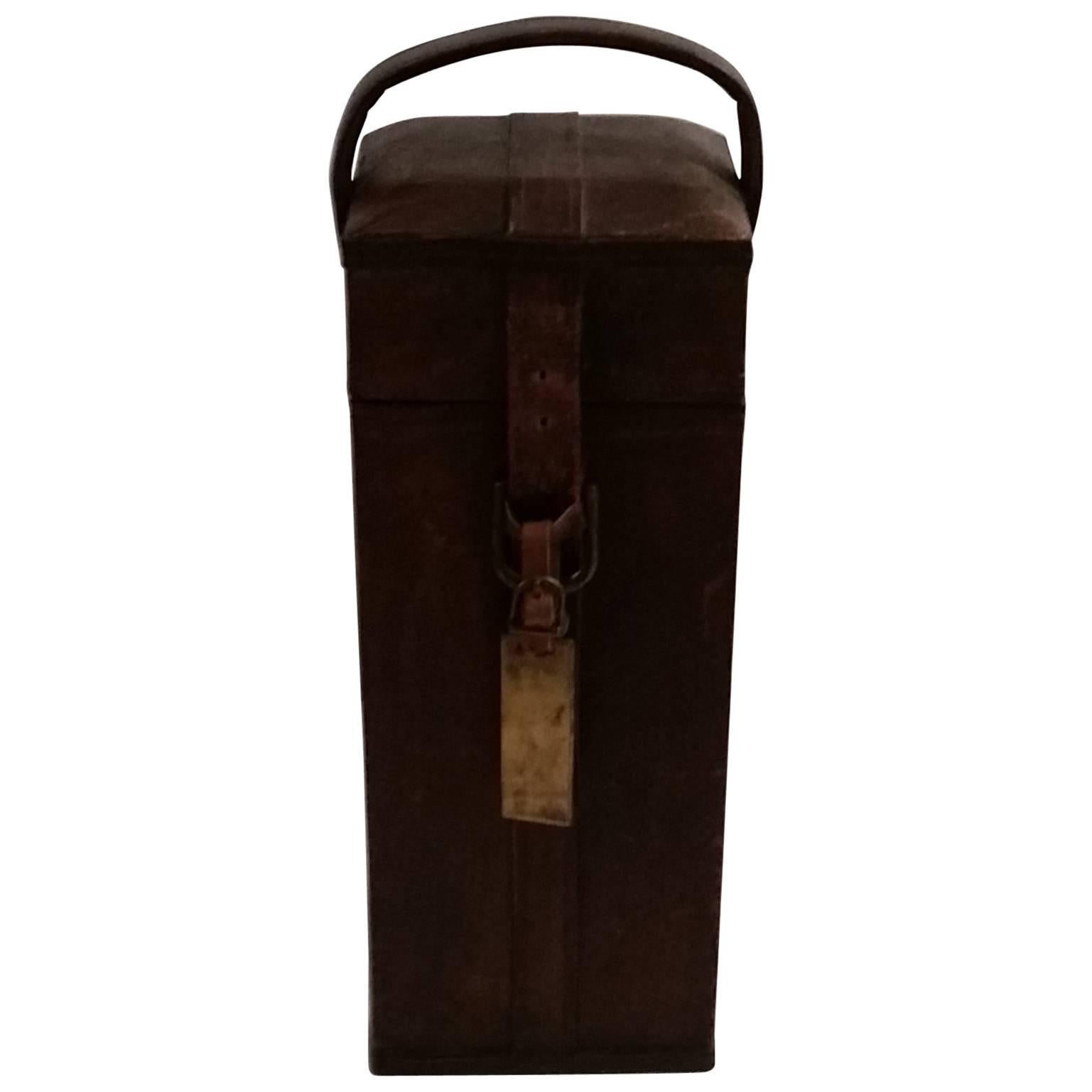 Wine Tote in Faux Leather For Sale