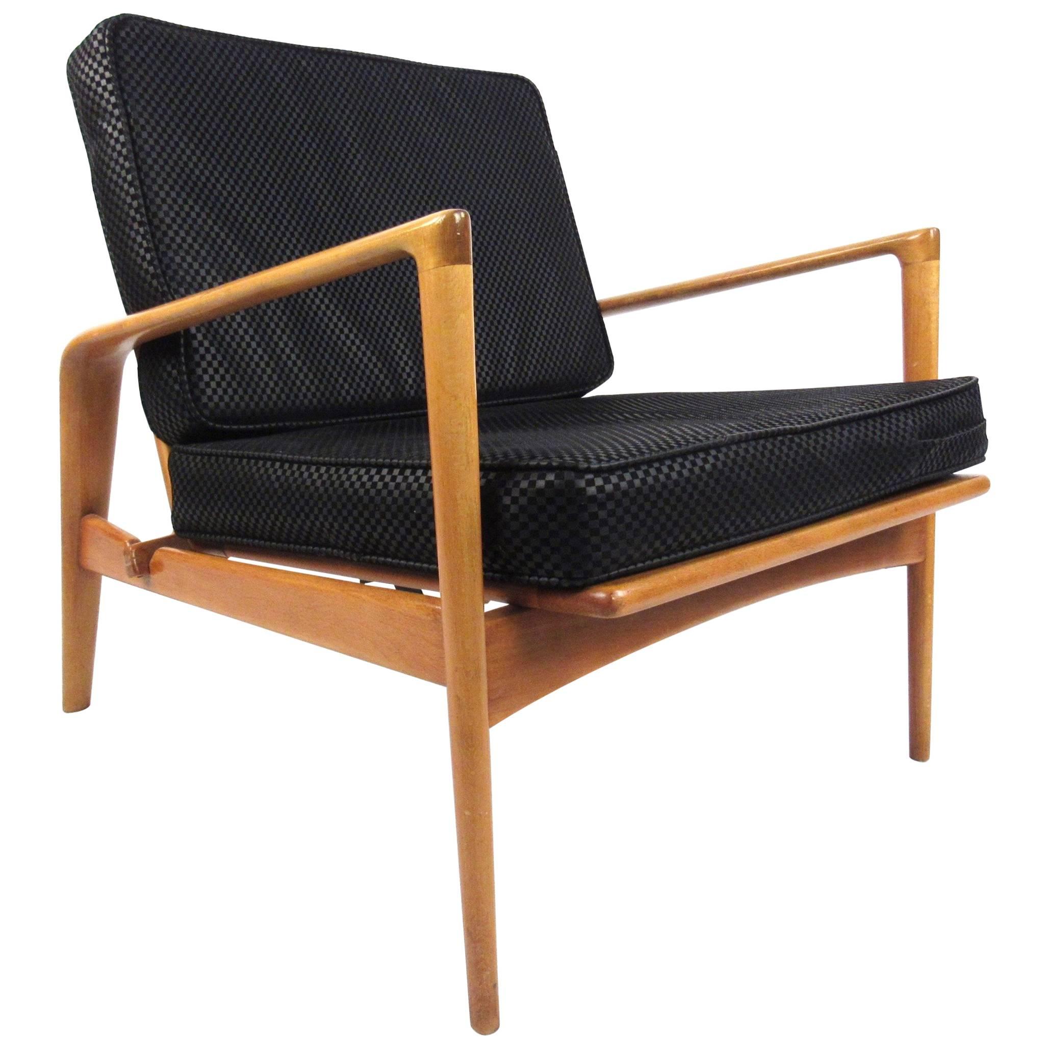 Vintage Scandinavian Modern Lounge Chair in the Style of Kofod-Larsen