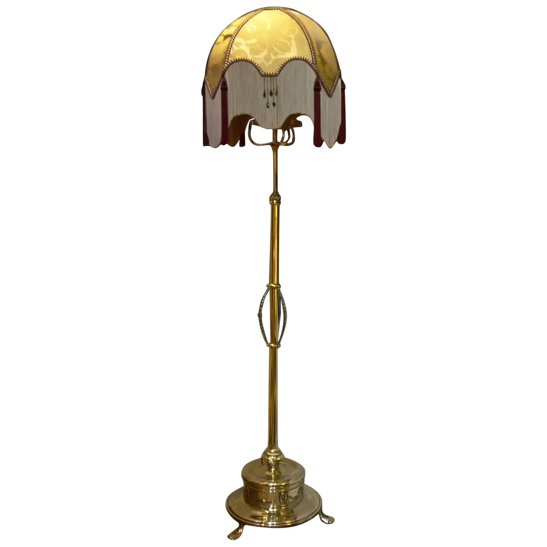 Late Victorian Brass Extending Standard Oil Lamp