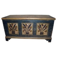 Amerikanische Pennsylvania Dutch Stenciled Blanket Chest