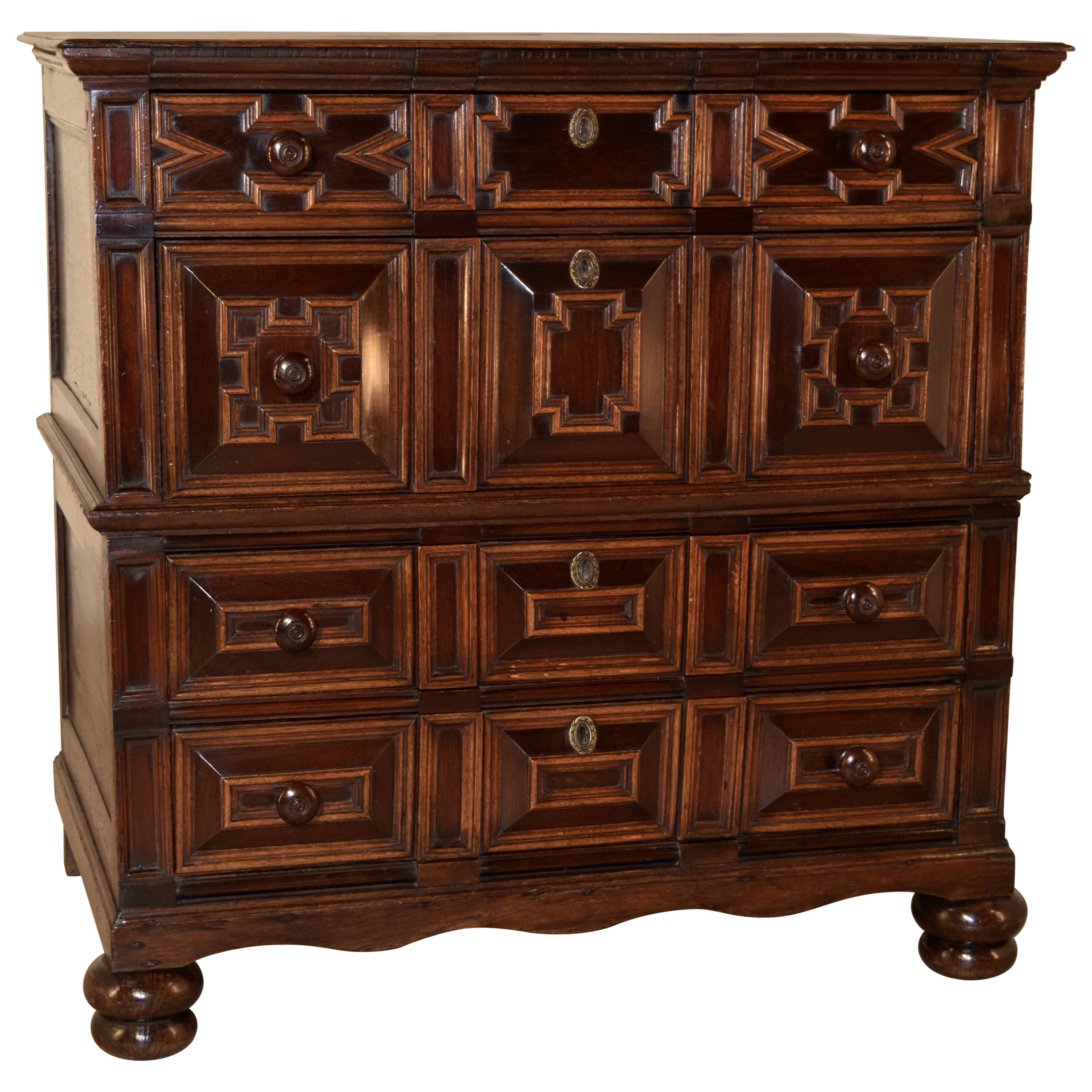 17th Spanish Chest of Drawers with Originals Locks and Marquetry For