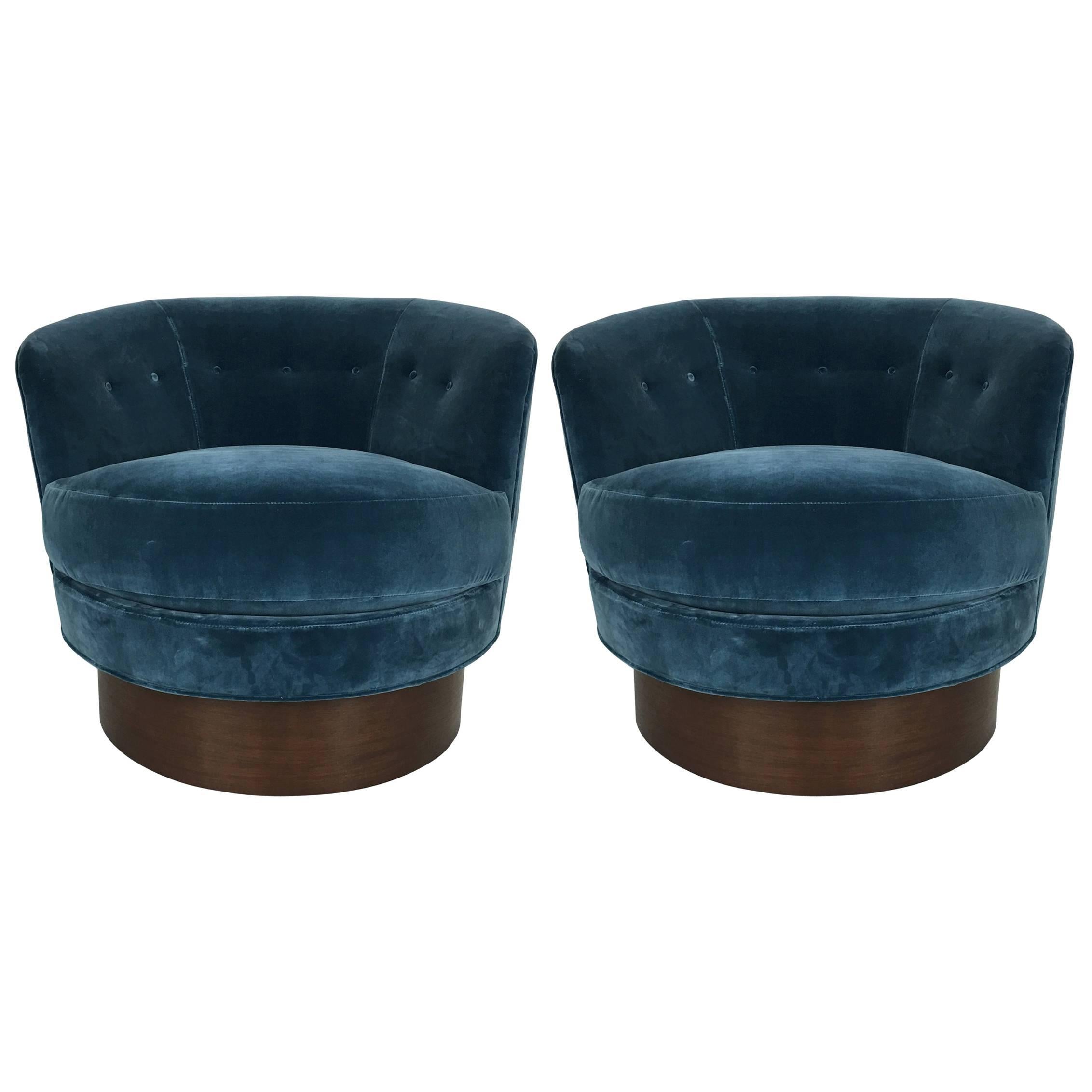 Pair of Swivel Barrel Chairs After Milo Baughman