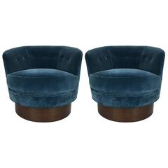 Pair of Swivel Barrel Chairs After Milo Baughman 2