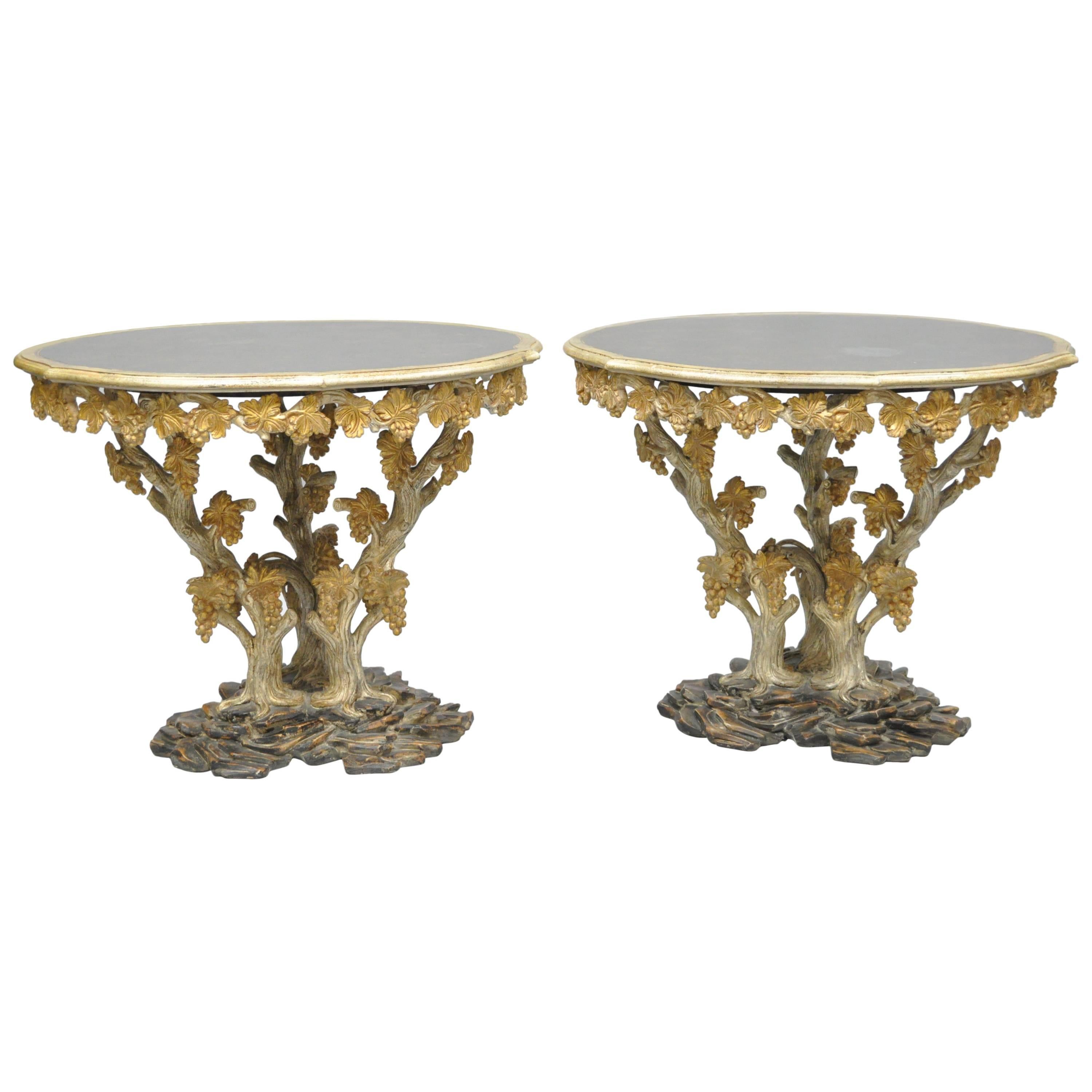 Grande paire de tables centrales italiennes vénitiennes en bois sculpté et en Faux Bois Branches de Raisin