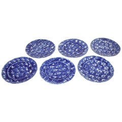 Set di sei piatti da pranzo abbinati in spugna del XIX secolo
