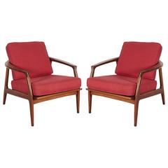 Pair of Milo Baughman Walnut Lounge Chairs for Thayer Coggin 5