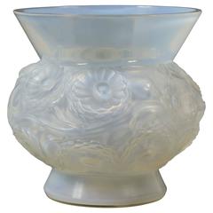  René Lalique 'Soucis' Opalescent Vase, Designed 1930