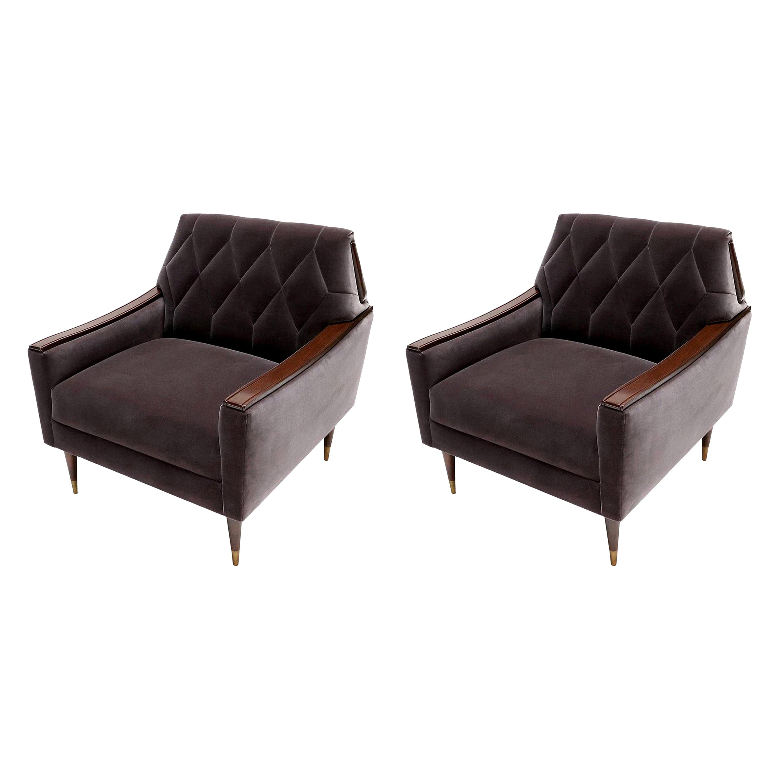 Pareja de sillones personalizados de madera y terciopelo estilo años 60 de Adesso Imports