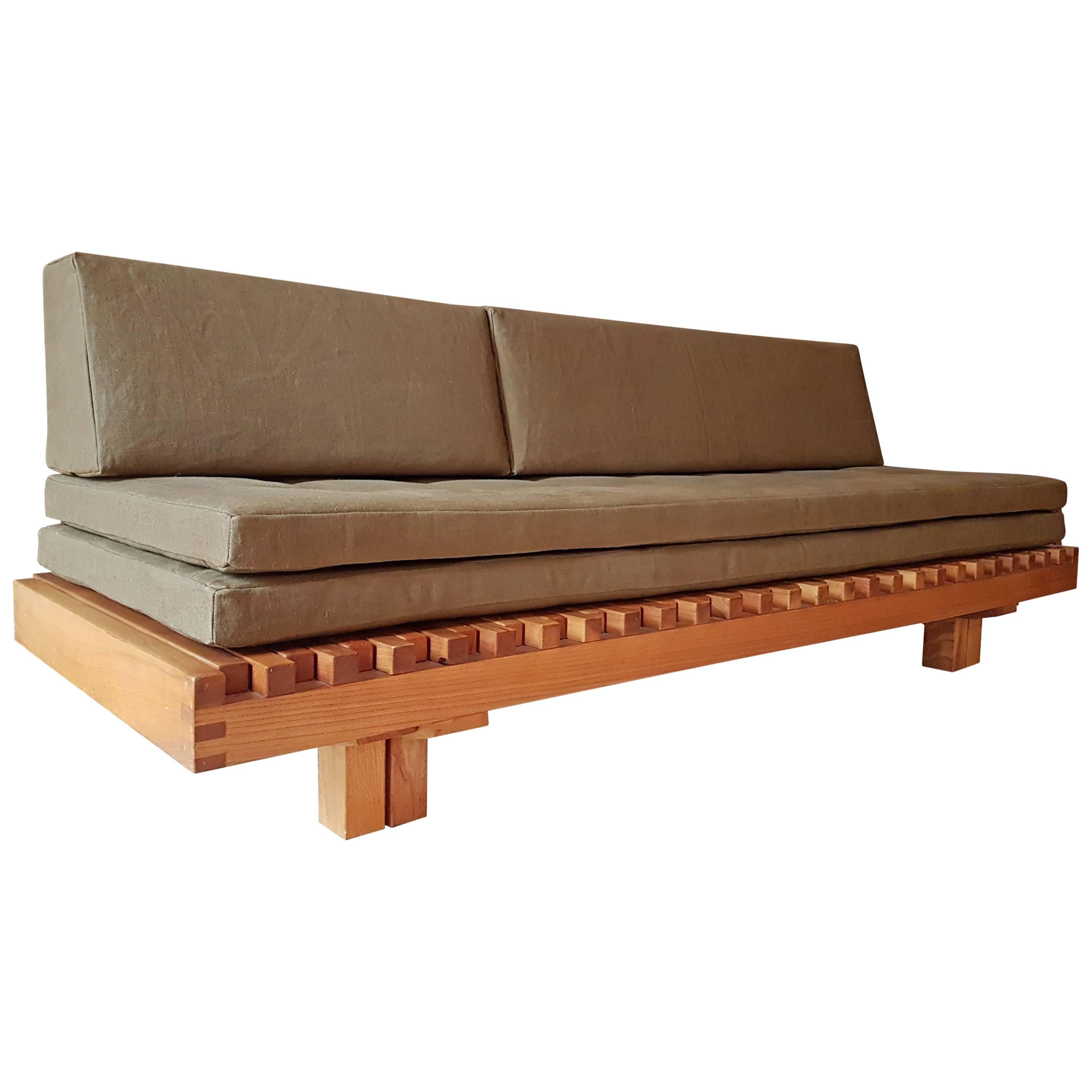 L07 Bench Bed Pierre Chapo in French Elm from 1968