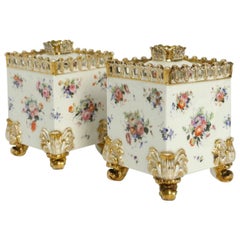 Pareja de ollas con tapa de porcelana de París, hacia 1830
