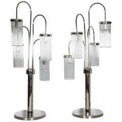 Paire de grandes lampes de bureau modernistes à tige en nickel poli et verre