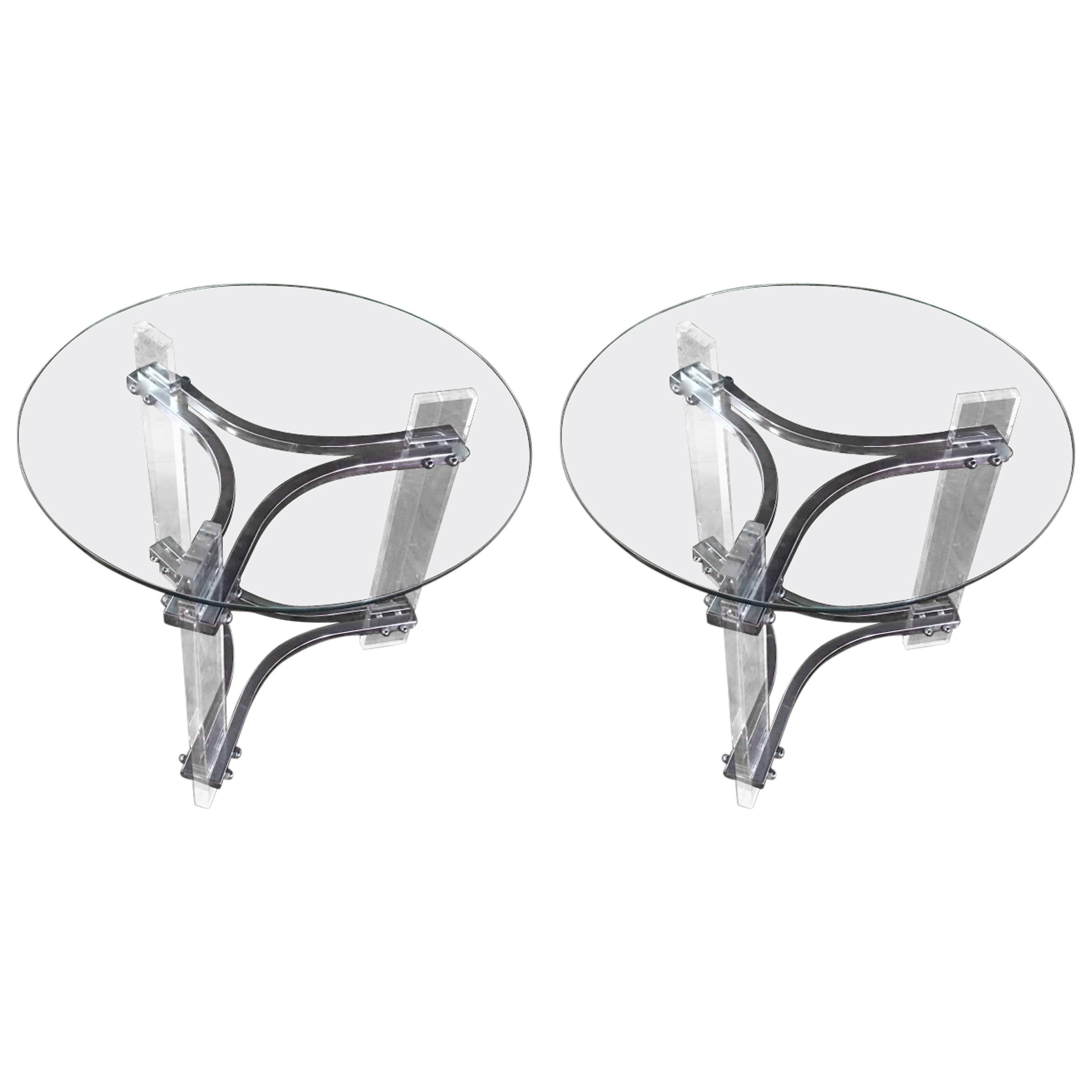 Paire de tables d'appoint en lucite, chrome et verre de style mi-siècle moderne en vente