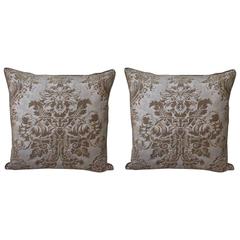 Pair of Dandola Patterned Fortuny Pillows 5