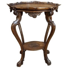 Ancienne table de service à thé baroque italienne en noyer sculptée à la main avec plateau de service