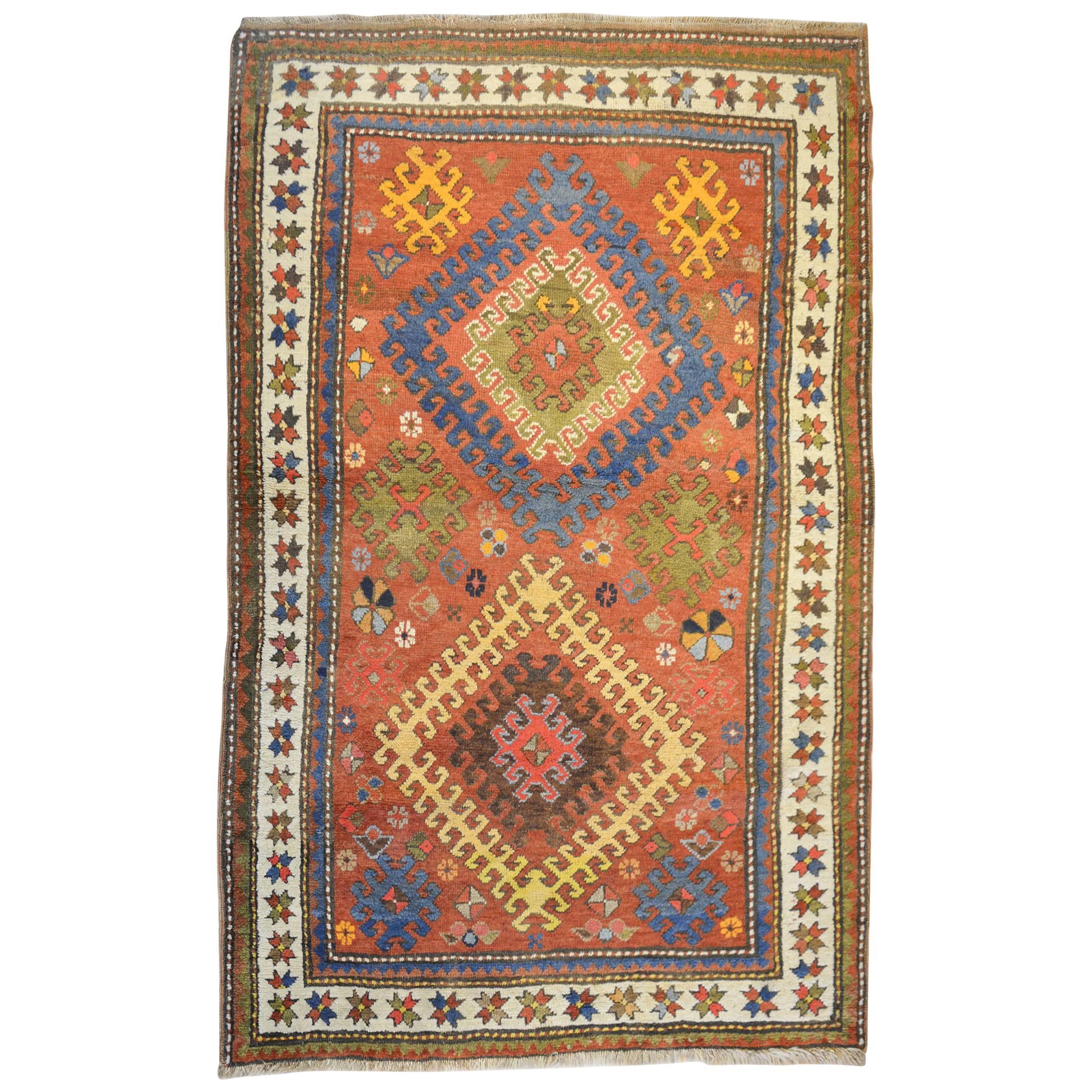 Incroyable tapis Kazak du début du XXe siècle