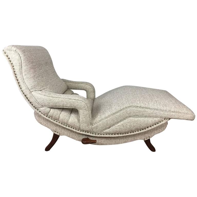 Contour Lounge Chair