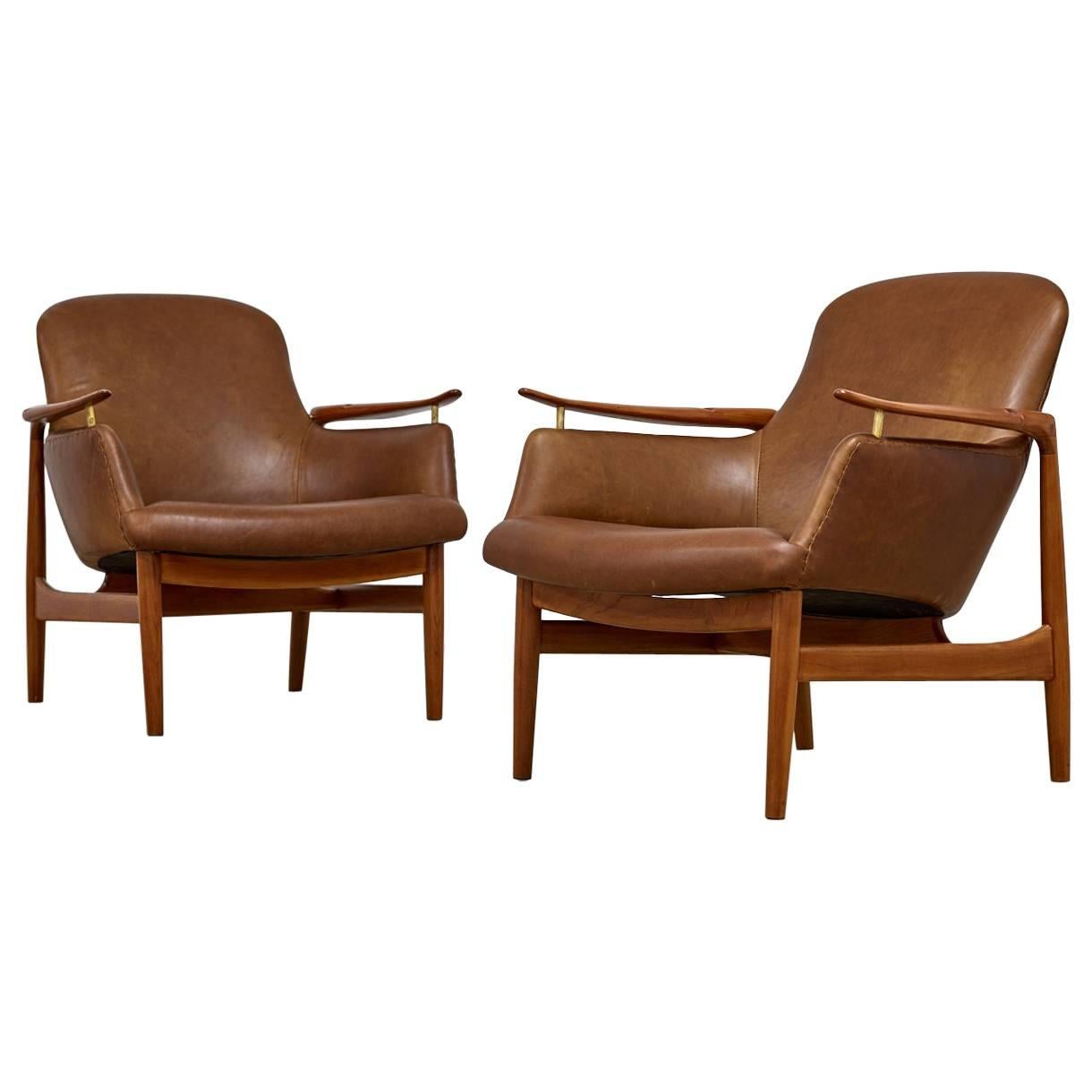 Finn Juhl Pair of Armchairs by Niels Vodder, Model NV53 in Leather, 1950s