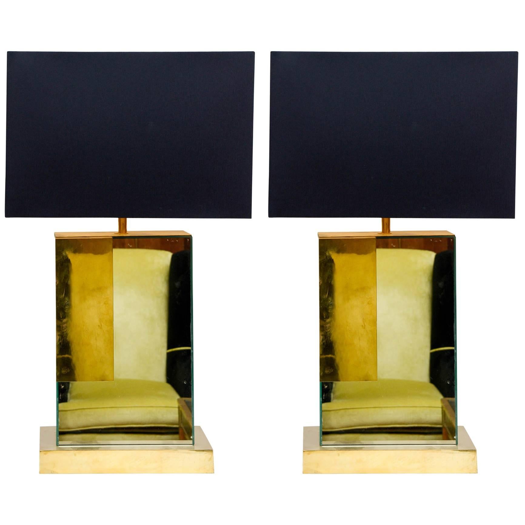Paire de lampes à miroir en laiton et miroir des années 1970 en vente