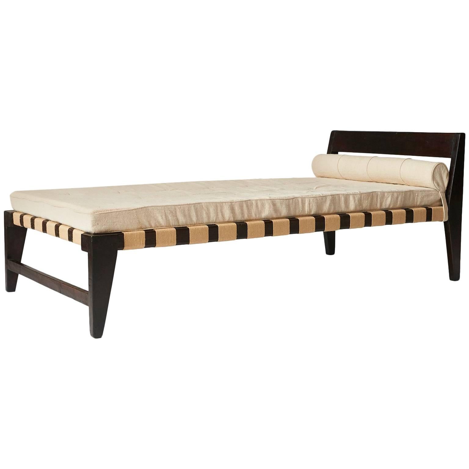 Daybed by Pierre Jeanneret