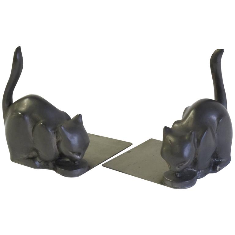 Two Art Deco Cat Bookends, designed by Chris van der Hoef for Gero