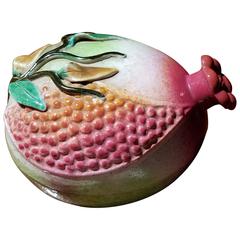 Chinese Export Porcelain Temple Fruit Box and Cover