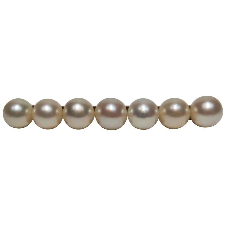 Luxury Modern Mikimoto Pearl Bar Pin with 18-Karat Gold For Sale at 1stdibs