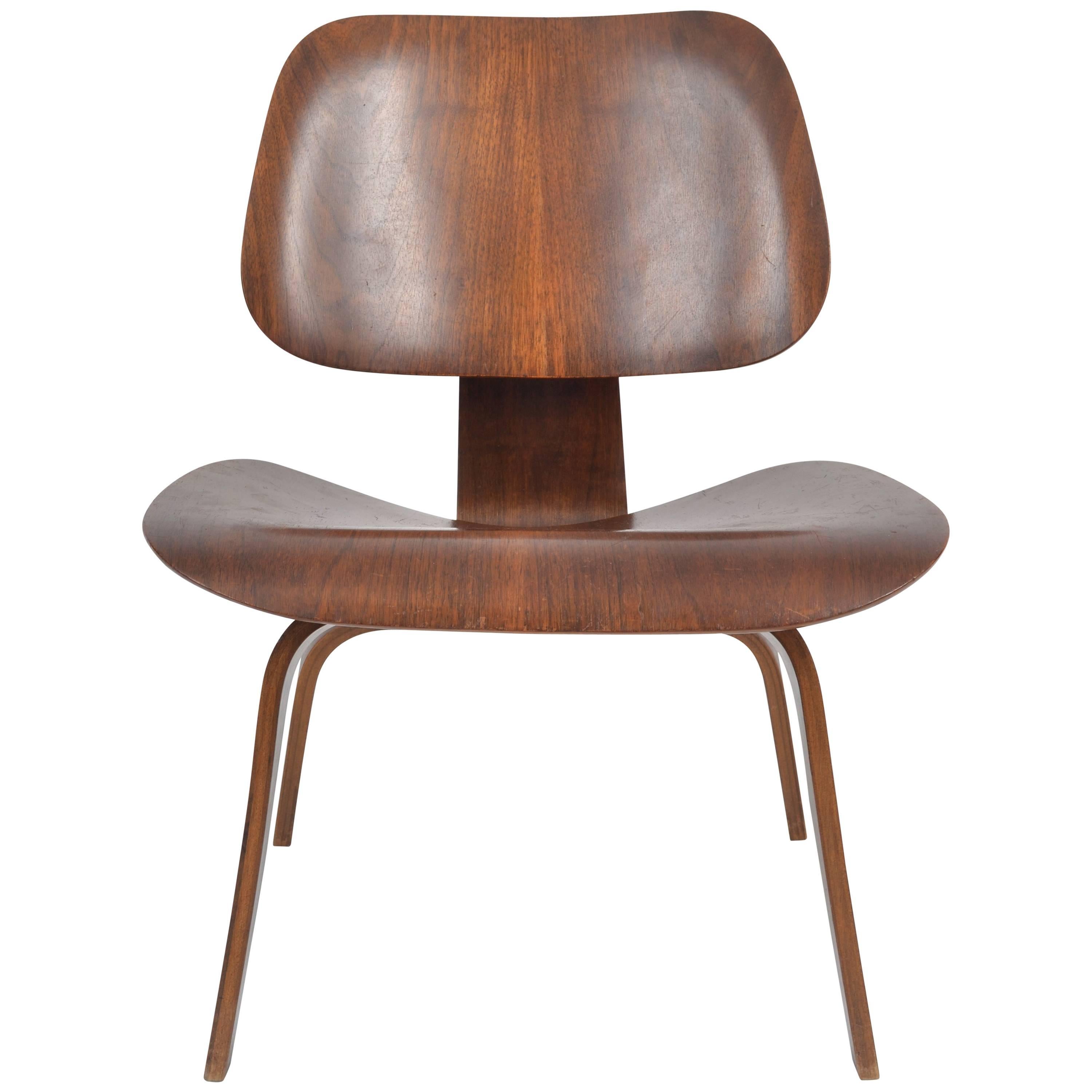 Herman Miller Walnut Evans LCW Lounge Chair by Charles and Ray Eames, 1940's