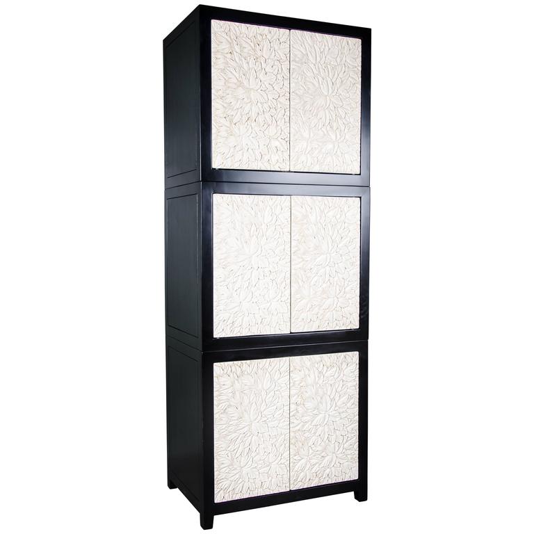 One of a Kind Tall Cream Lacquer Leaf by Robert Kuo For Sale at