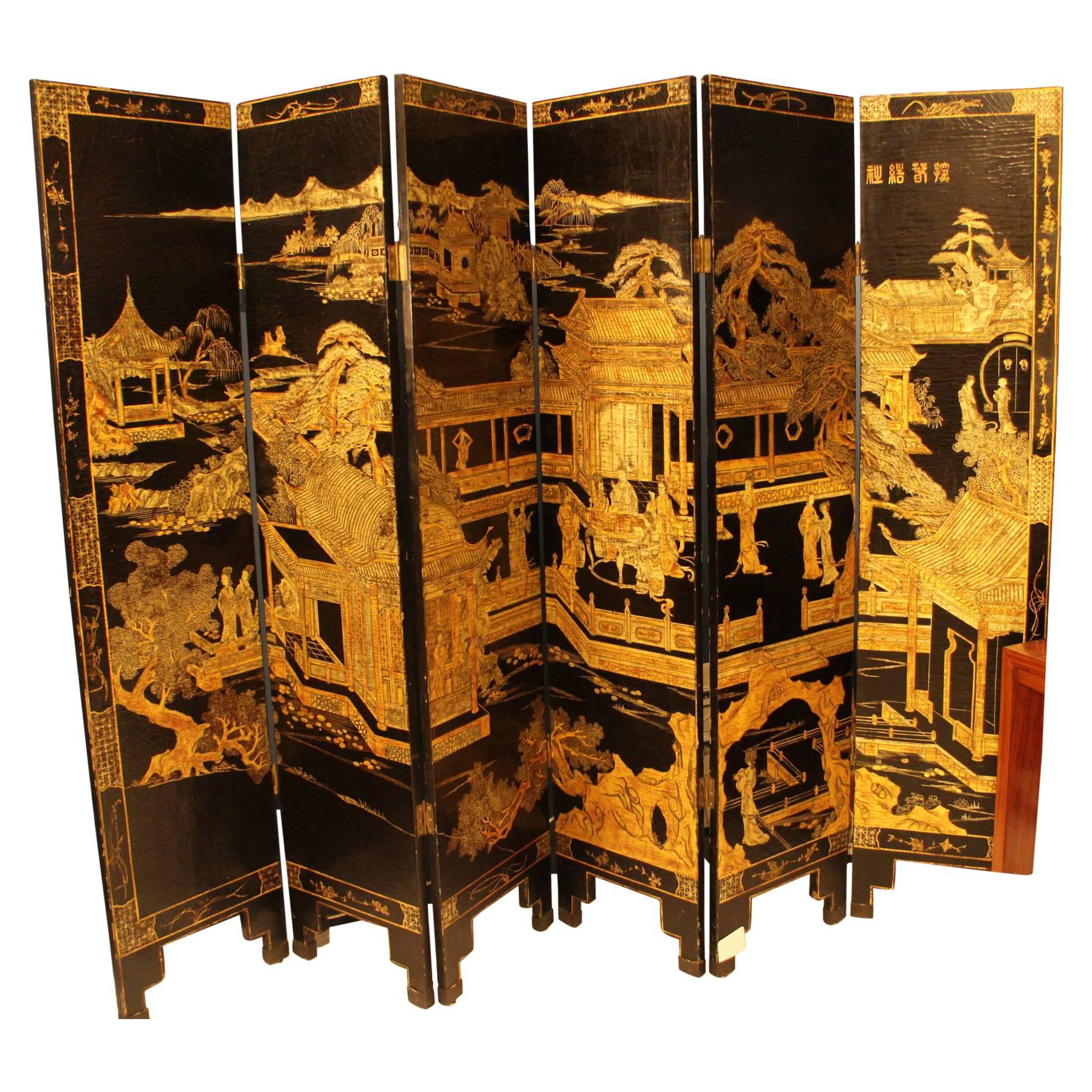 Exceptional 19th Chinese Hand-Painted Lacquered Wallpaper Screen For Sale