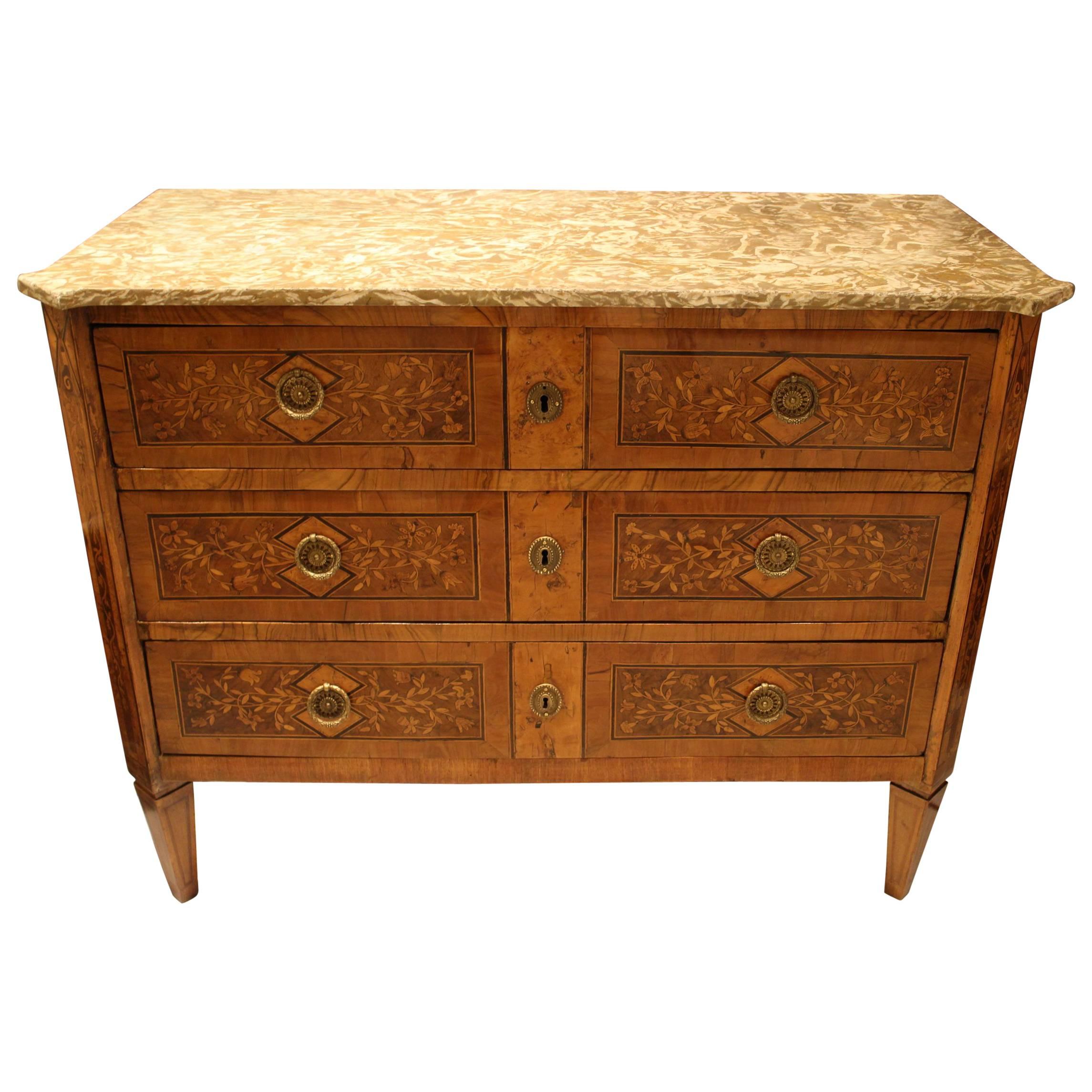19th Century Italian Chest of Drawers For Sale