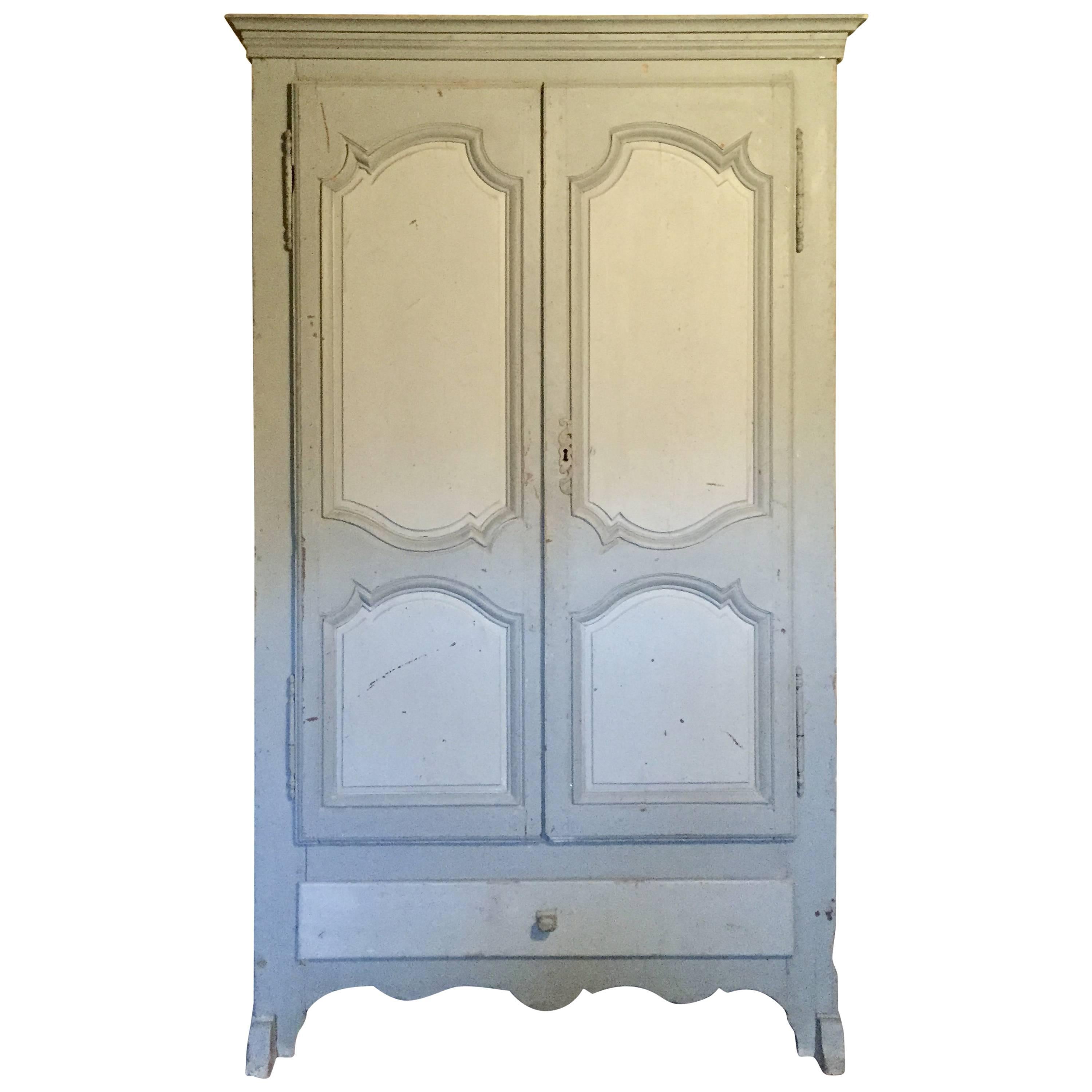 18th Century Charming Provençale Cupboard For Sale