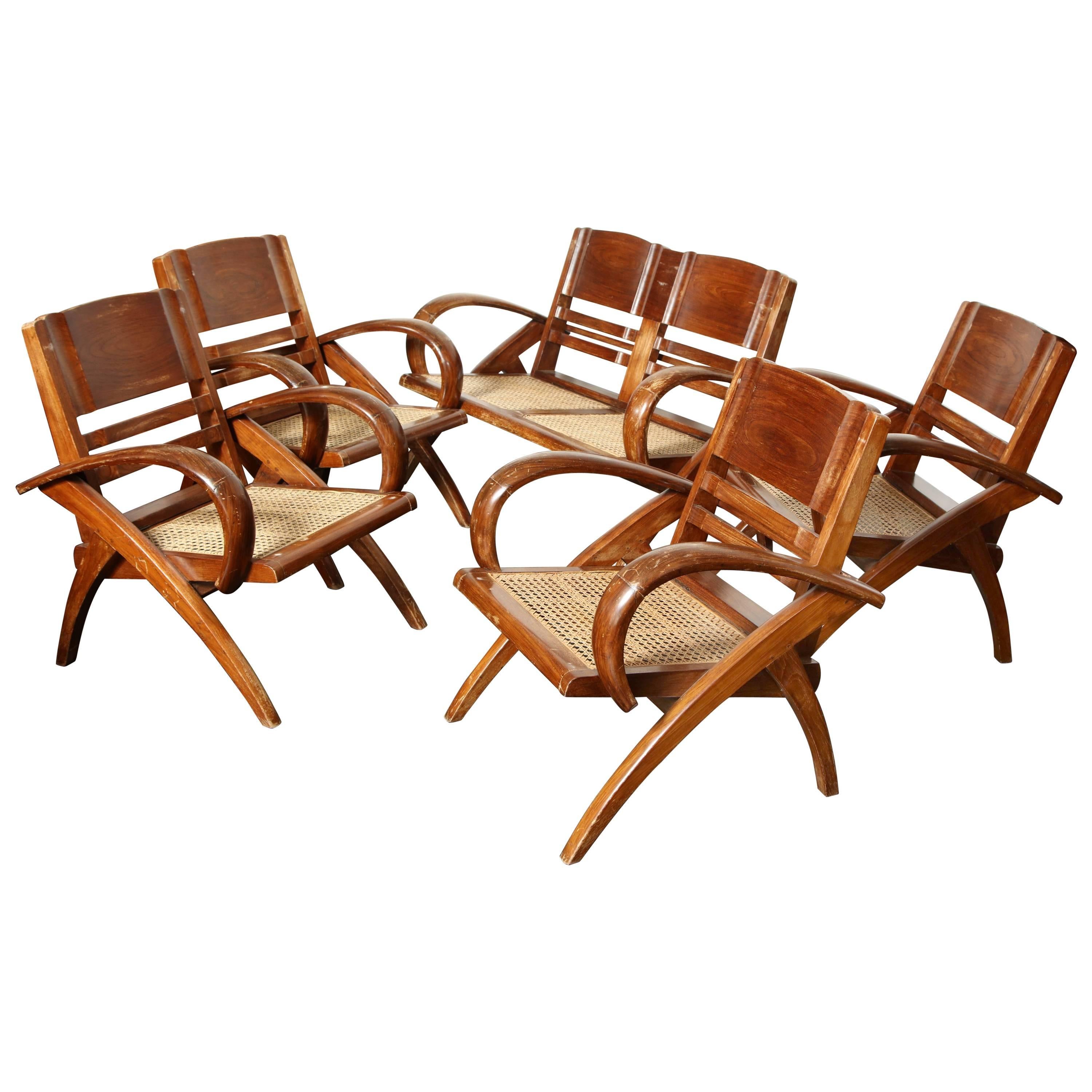 Set of Four Folding Hardwood Colonial Style Armchairs, Settee en Suite For Sale